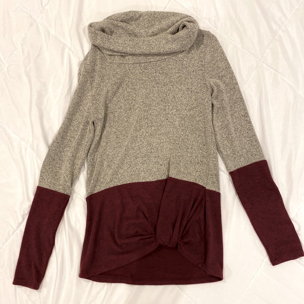 long sleeve maroon and heather gray around the neck sweater
